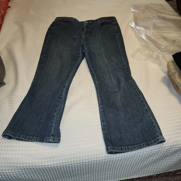 LEE COMFORT WAISTBAND EUC WOMEN'S SIZE 16 P DENIM BLUE JEANS - Picture 1 of 7